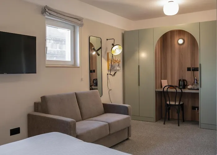 Maria Rosa 4* Victoria