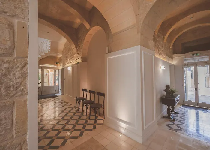 Alojamento de Acomodação e Pequeno-almoço Maria Rosa 4*